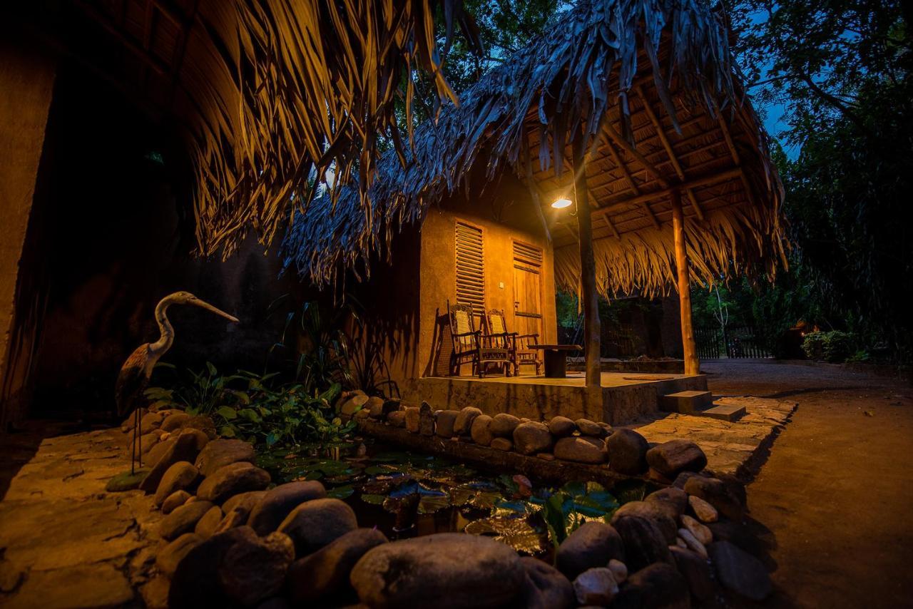 Bed and Breakfast Private Organic House Udawalawe Exterior foto